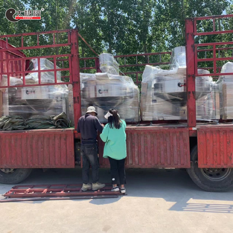 4台全自动蒸汽炒锅发货