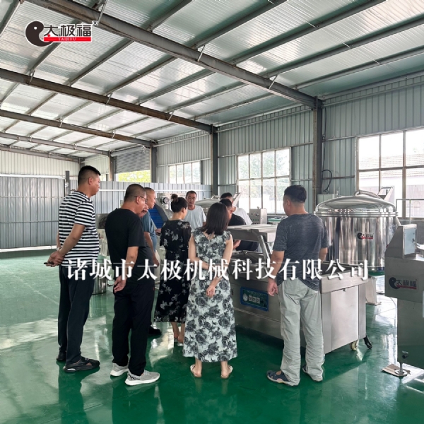 客户考察红薯干成套设备